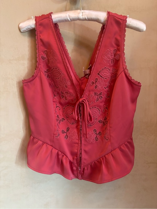 Guess Tops - Guess Red-Orange Floral Embroidered V‑Neck Peplum Top